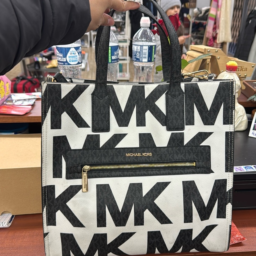 Micheal Kors, Tote bag, Black & White